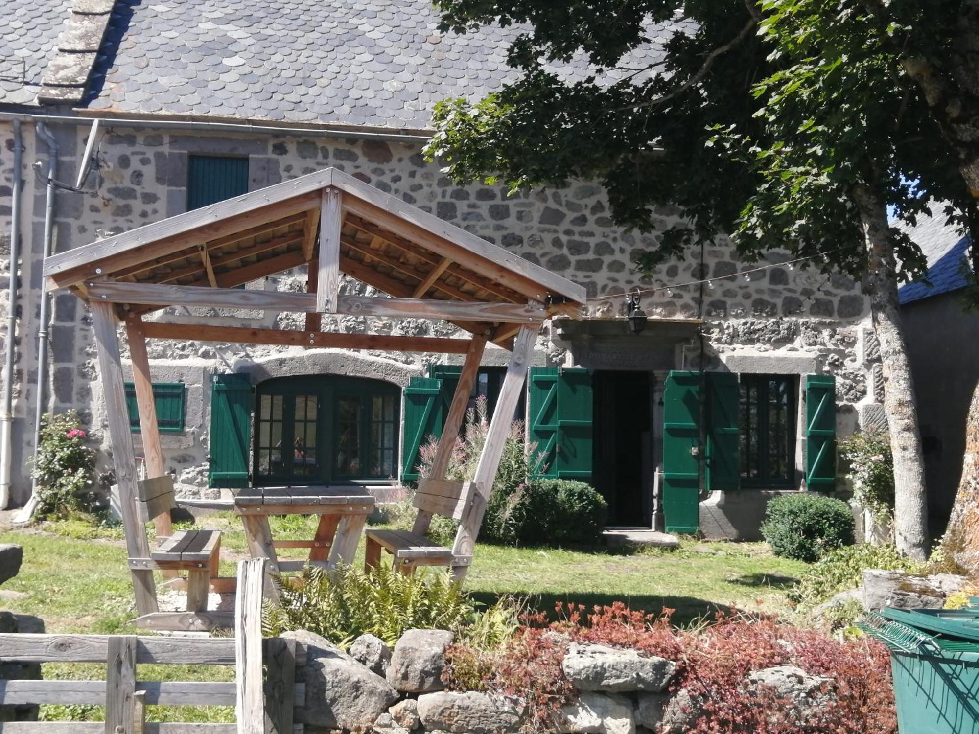 L'Auvergnate Chambon-sur-Lac Extérieur photo